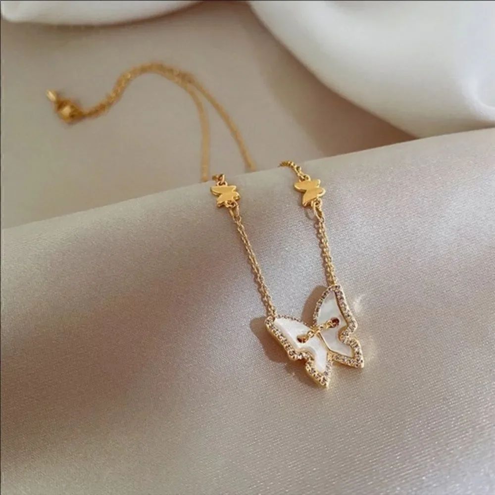 New Yellow Gold Diamond Shell Butterfly Necklace - Picture 2 of 9
